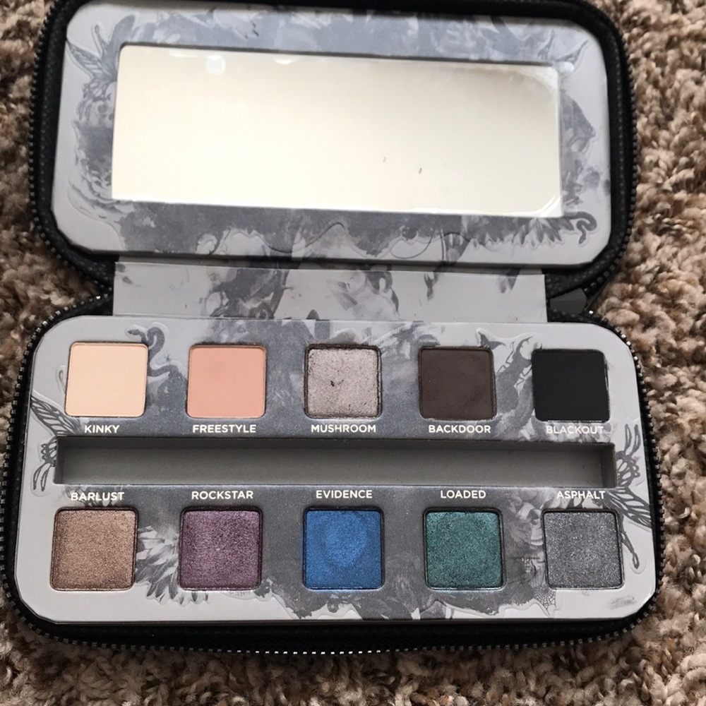 Urban Decay- Smoked Palette